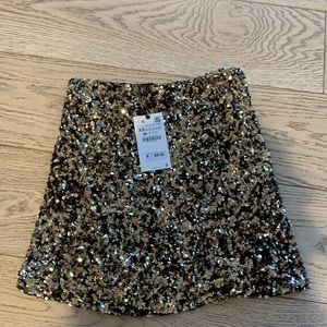 NWT Zara XS gold and black sequin mini skirt
